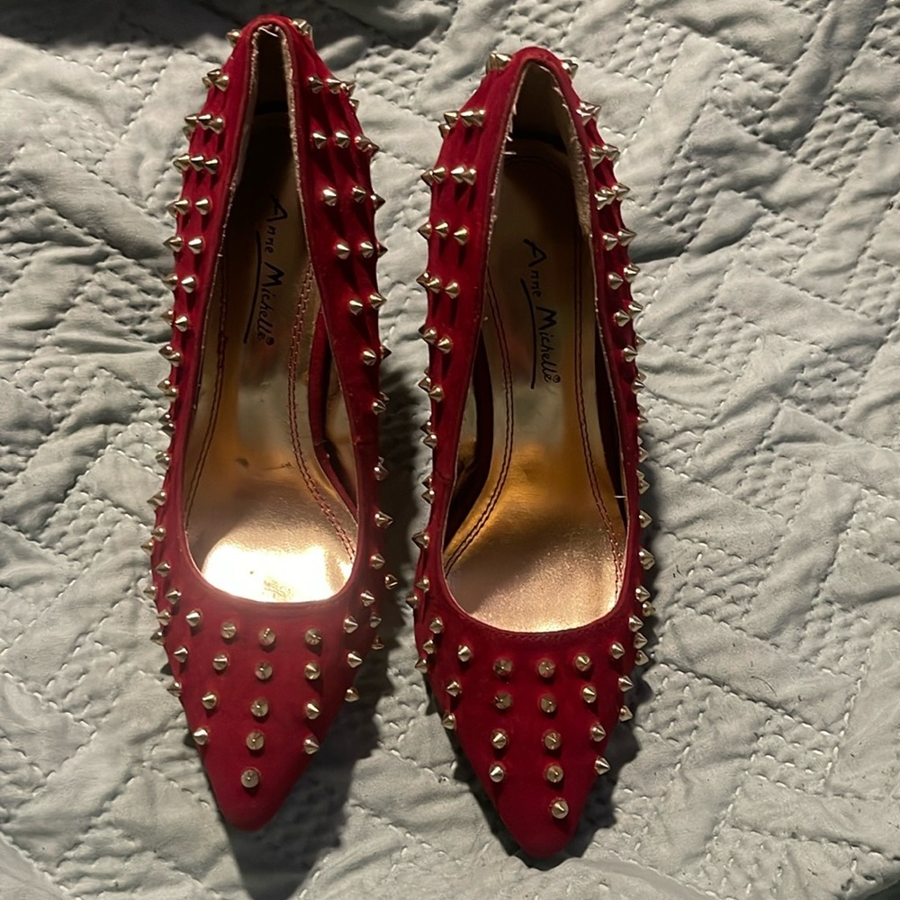Red with Gold studs by Anne Michelle
Size 61/2.